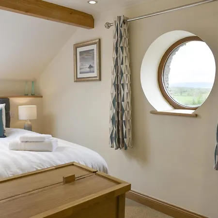 Stallion Barn * Crosby Garrett