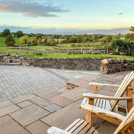 Stallion Barn * Crosby Garrett